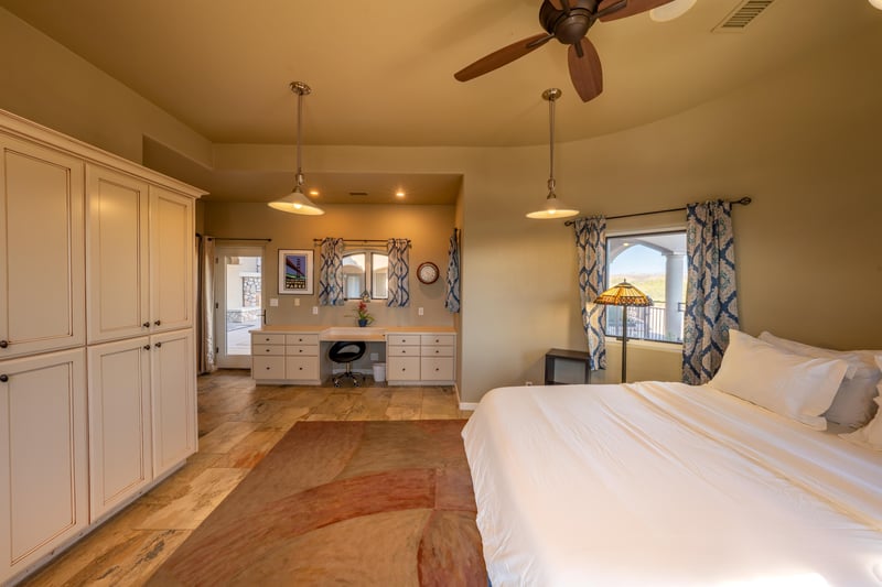 With Work Space And Access To Front Court Yard