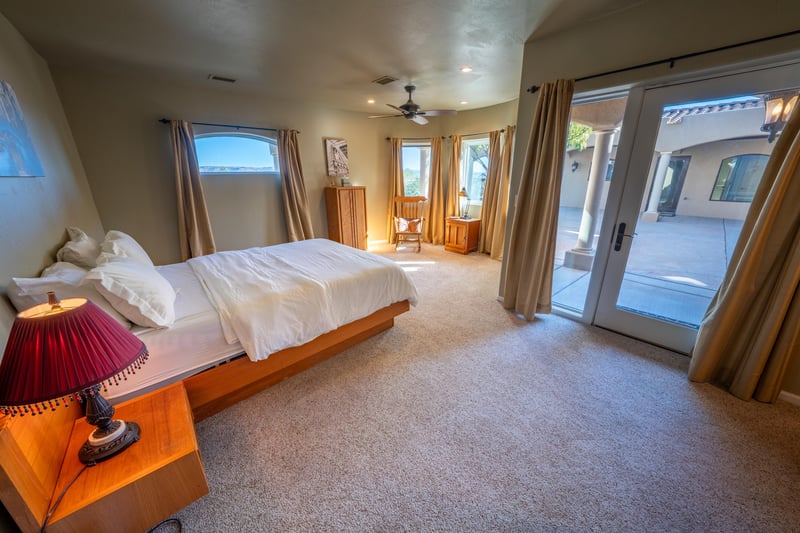 Downstairs ADA Accessible Room With Queen Bed And Access to Front Courtyard