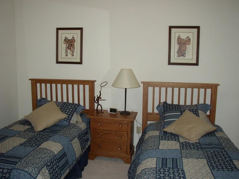 Guest Bedroom 1 2 Twin Beds