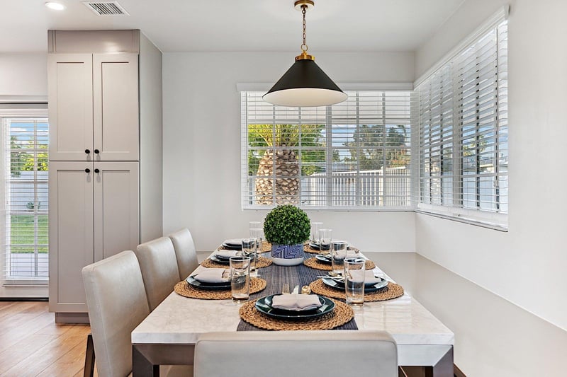 Dining table seats 8 people