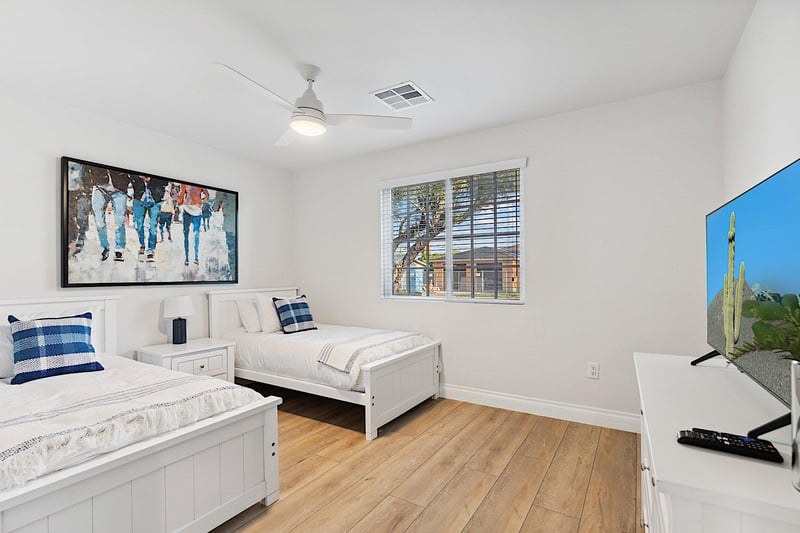 Third bedroom  Twin beds and Smart TV