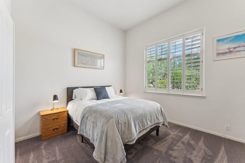 Queen Size Bed  Smart TV