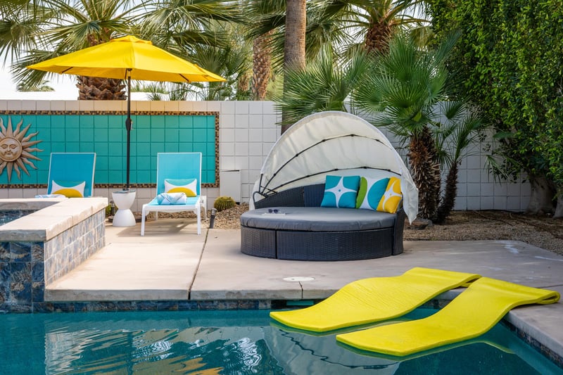 Enjoy time in the daybed