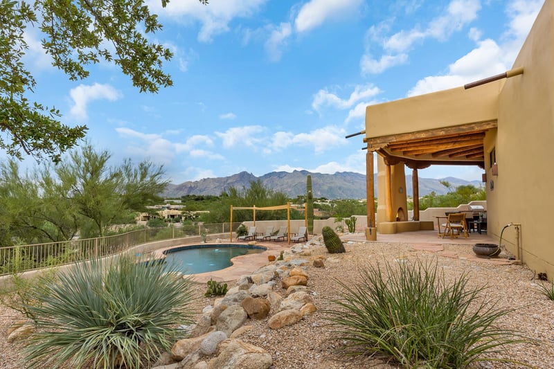 Beautiful backyard to enjoy the sunrises