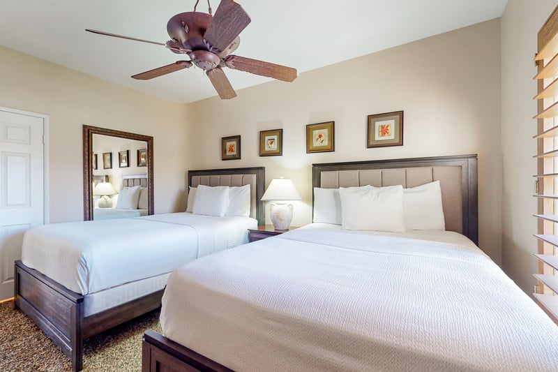 571070