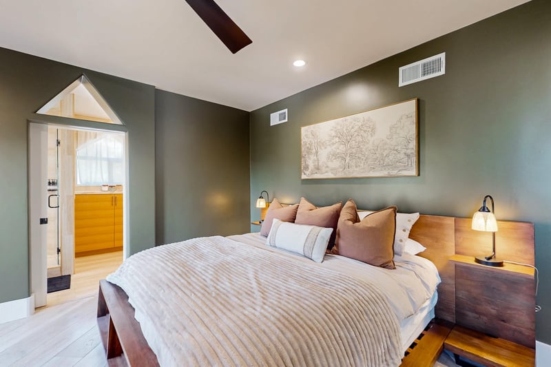 572969