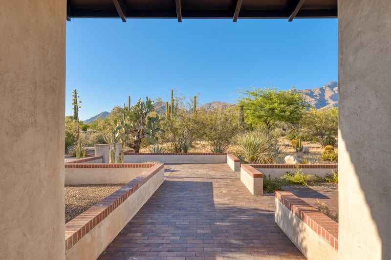575782