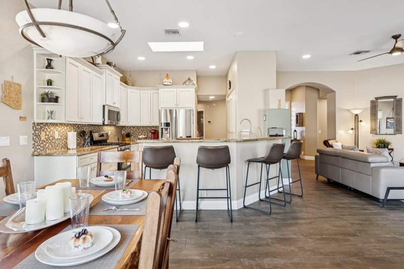 Open floorplan so you dont miss a thing