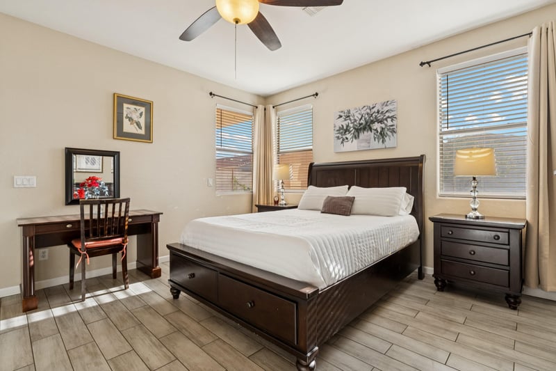 Master Bedroom with Queen Bed