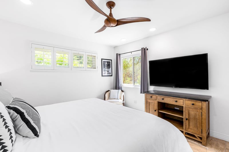 Guest bedroom