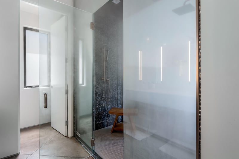 Steam walkin shower