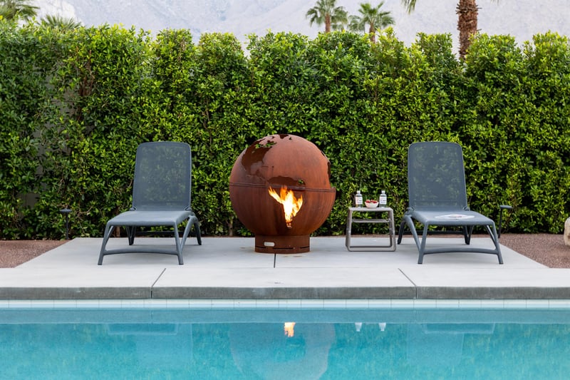 Artistic firepit