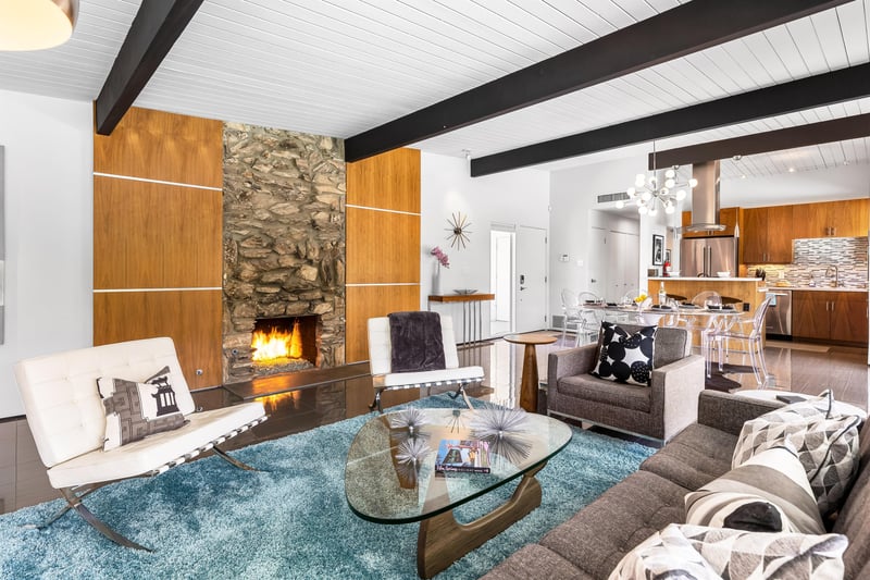 Extravagant flagstone fireplace in living room