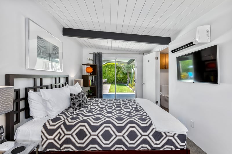 Queen size bed