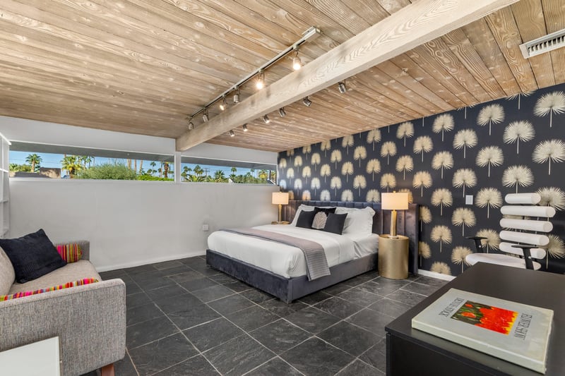 Guest bedroom