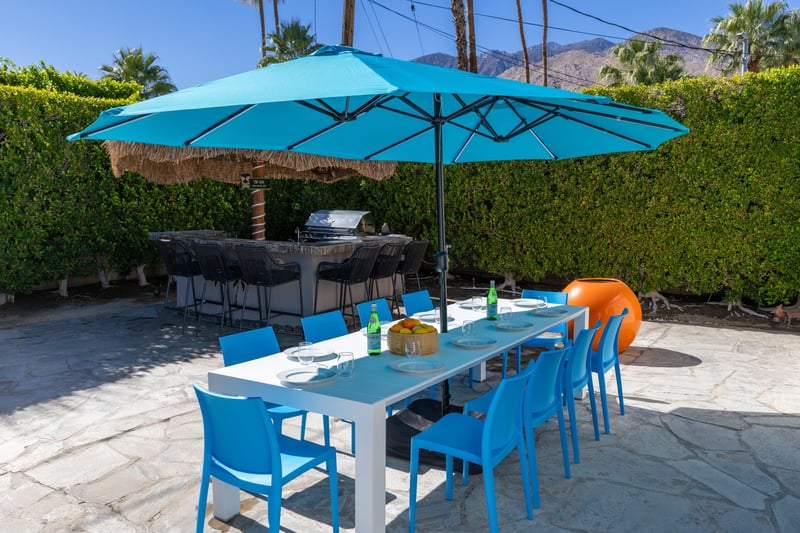 Al fresco covered dining for r10