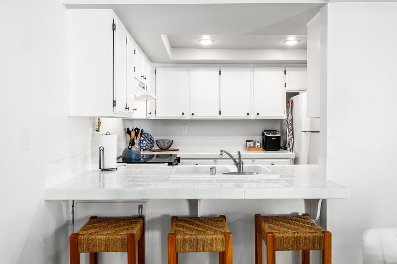 Breakfast bar for 3