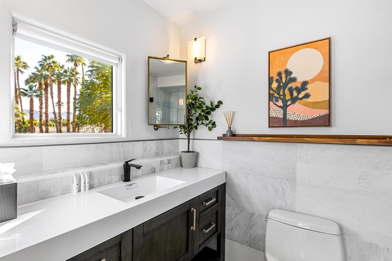 Spalike guest bath