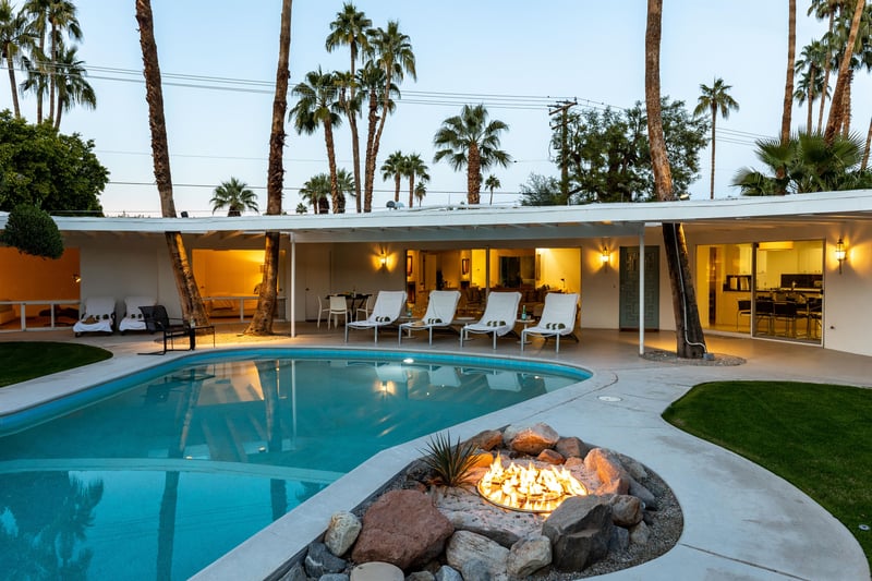 Cheerful firepit
