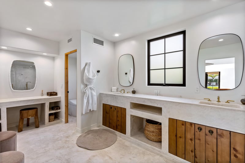 Spalike guest bath