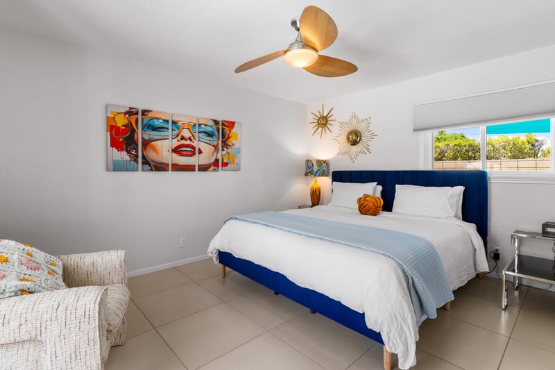 Guest bedroom