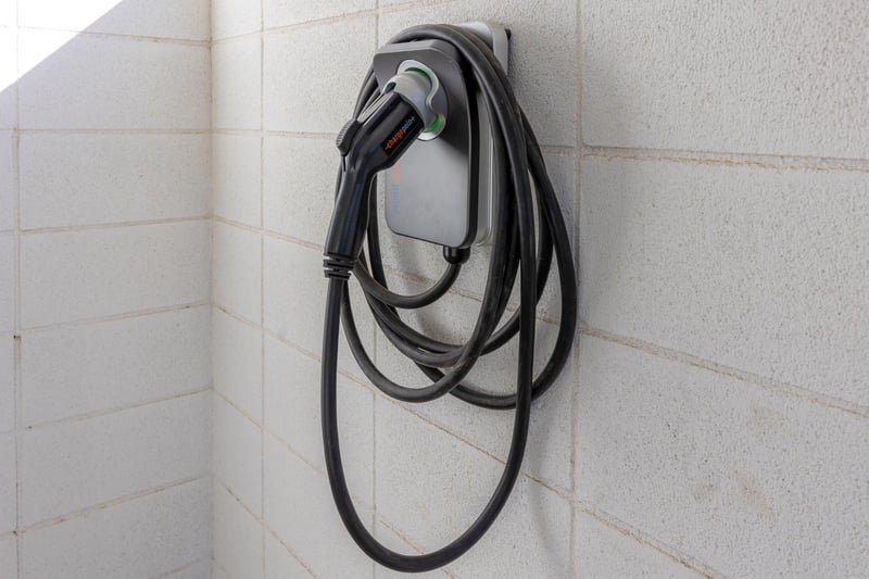 Universal electric charginig station