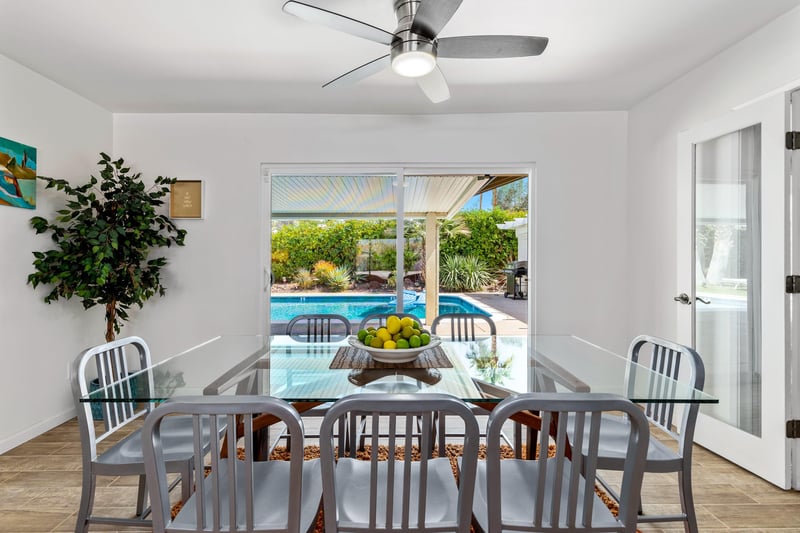 Indoor dining for 6