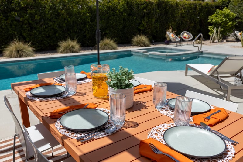 Have brunch with the family outside