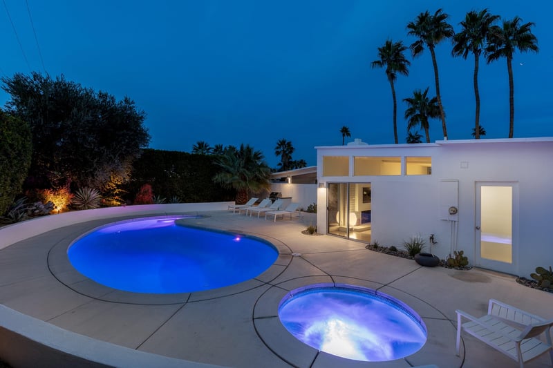 Fabulous resortstyle pool