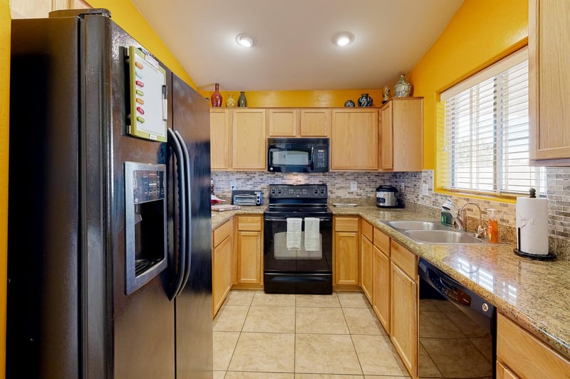 587836