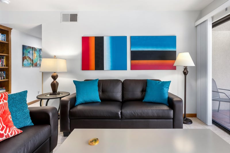 Comfortable Living Room Seating