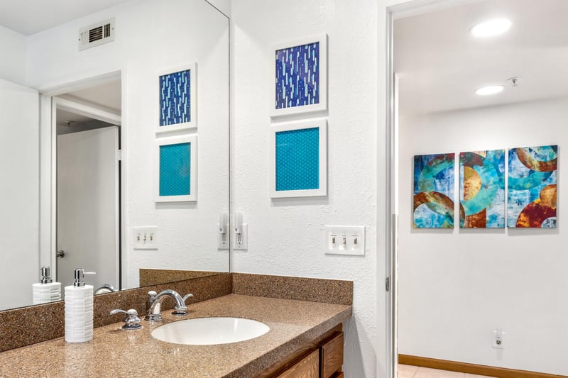 Plenty of bathroom storage