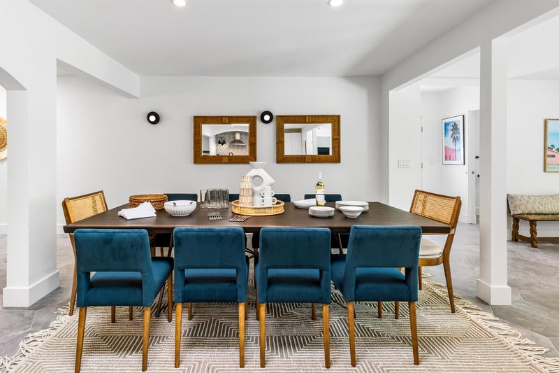 Indoor dining for ten