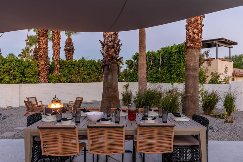 Dine al fresco
