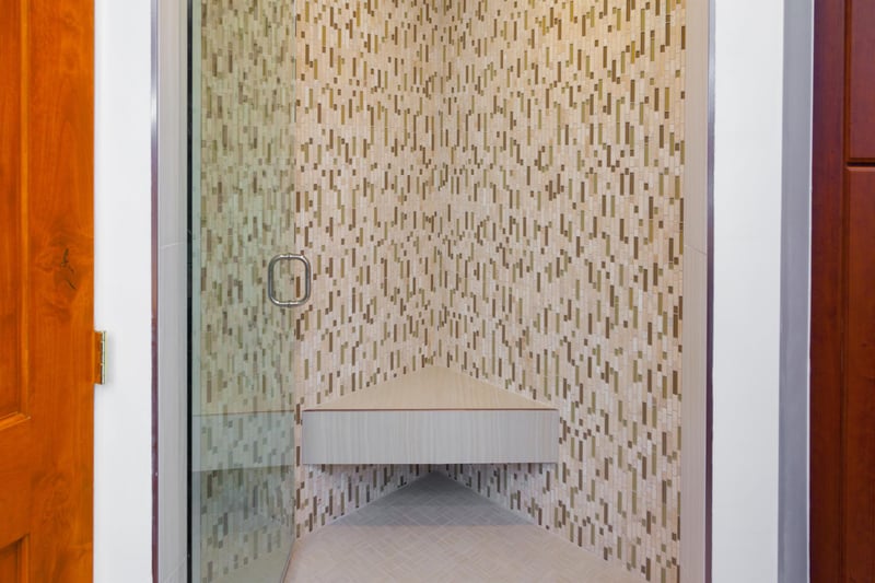 Ensuite bath shower