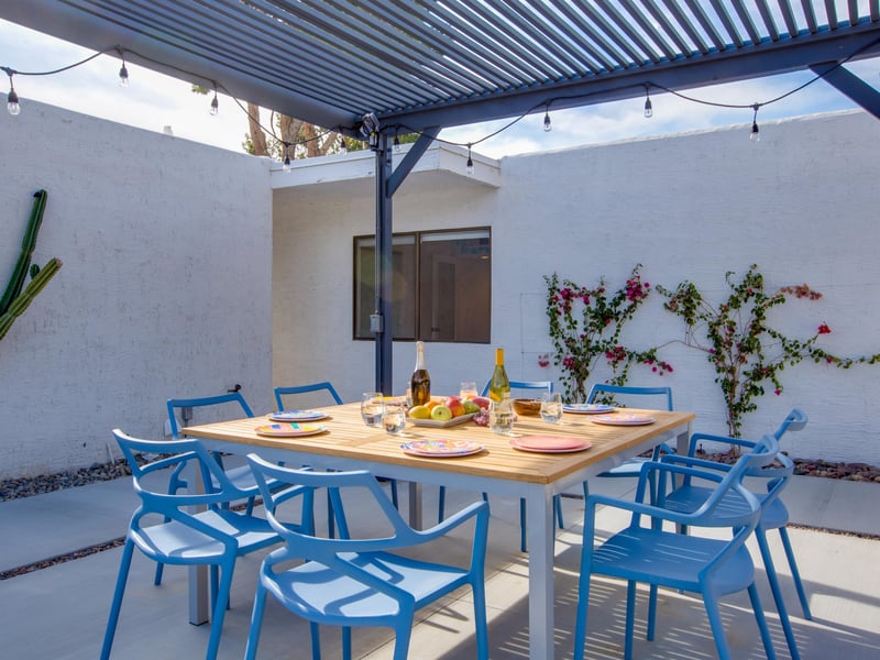 Eat alfresco