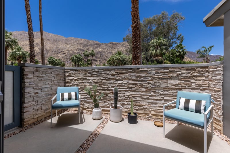 Guest bedroom outdoor private area