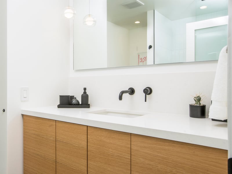 Luxurious bathroom fixtures