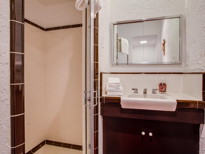 Ensuite bath