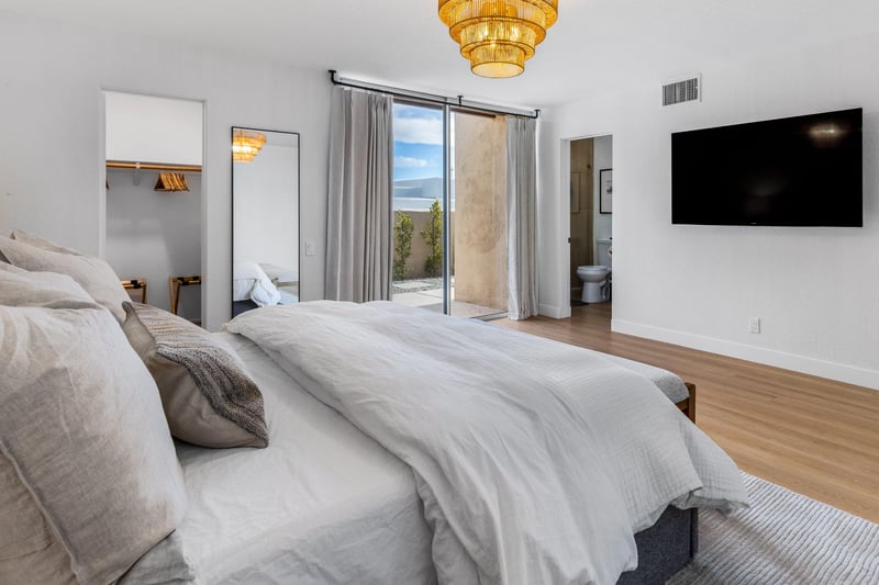Guest bedroom