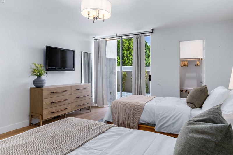 Guest bedroom