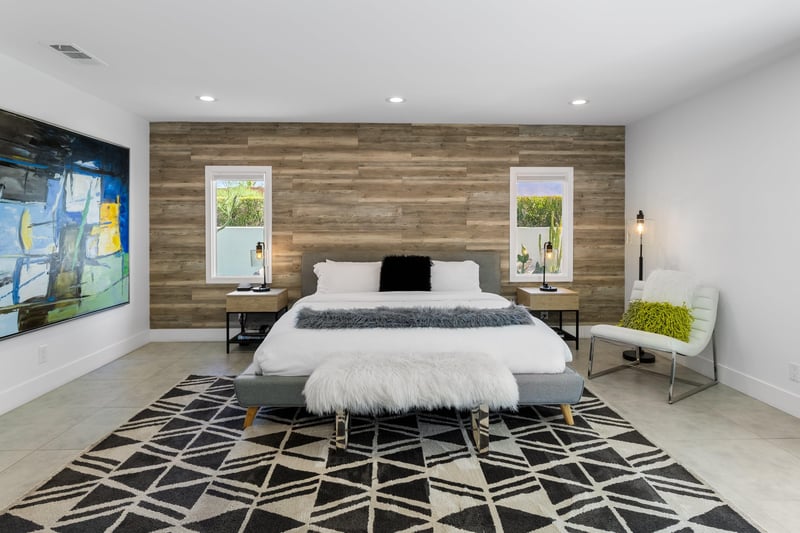 King size bed.