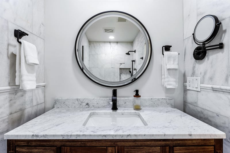 Ensuite guest bath
