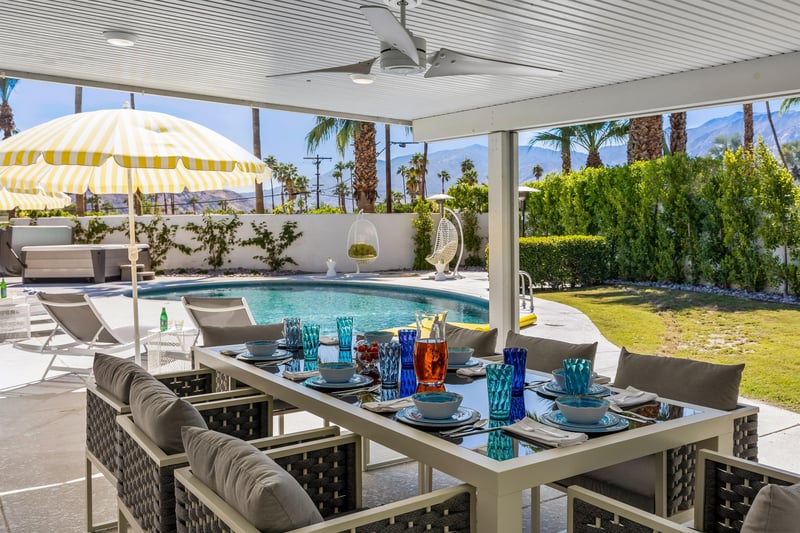 Al fresco dining