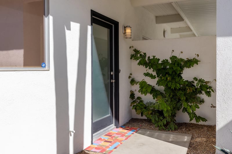 Welcome to MidCentury Oasis