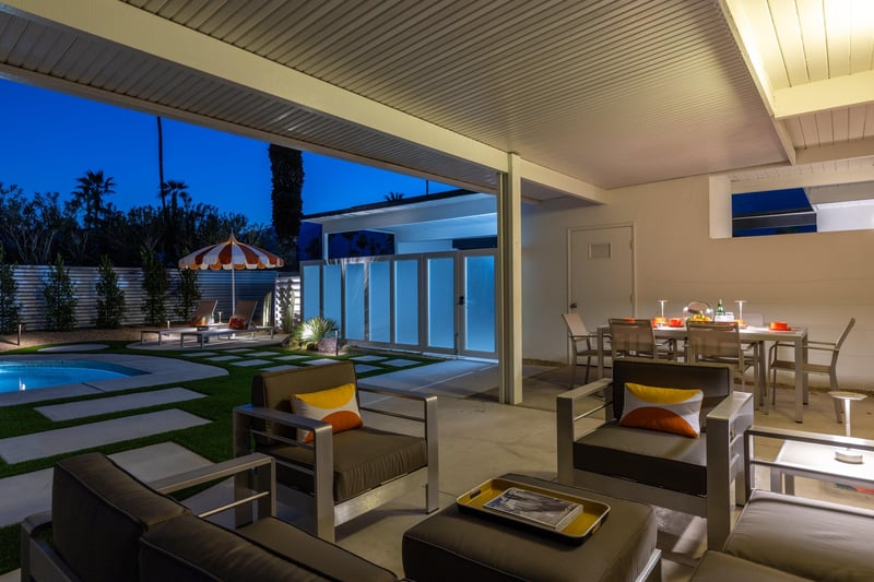 Al fresco evening dining