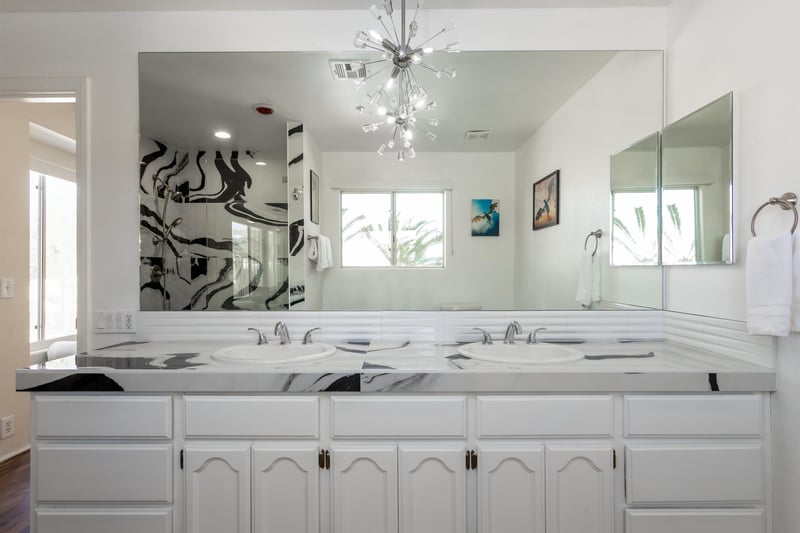 Pamper yourself in the luxurious bathroom