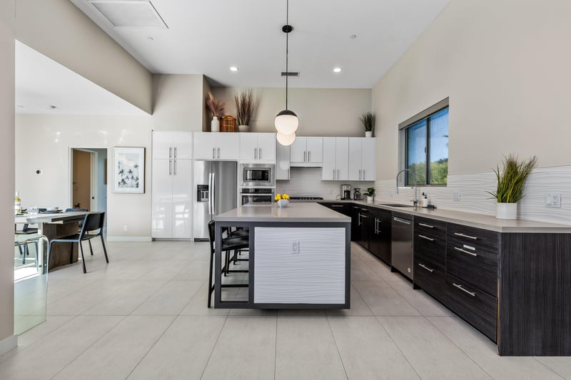Amazing spacious Chefs kitchen