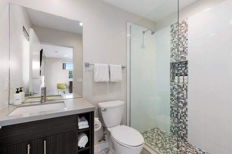 Casita bathroom