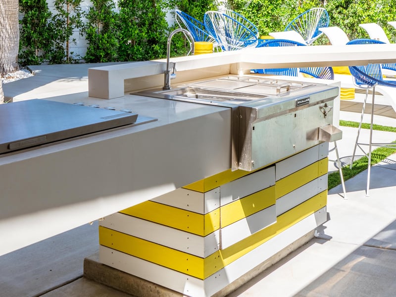 Outdoor Bar Area